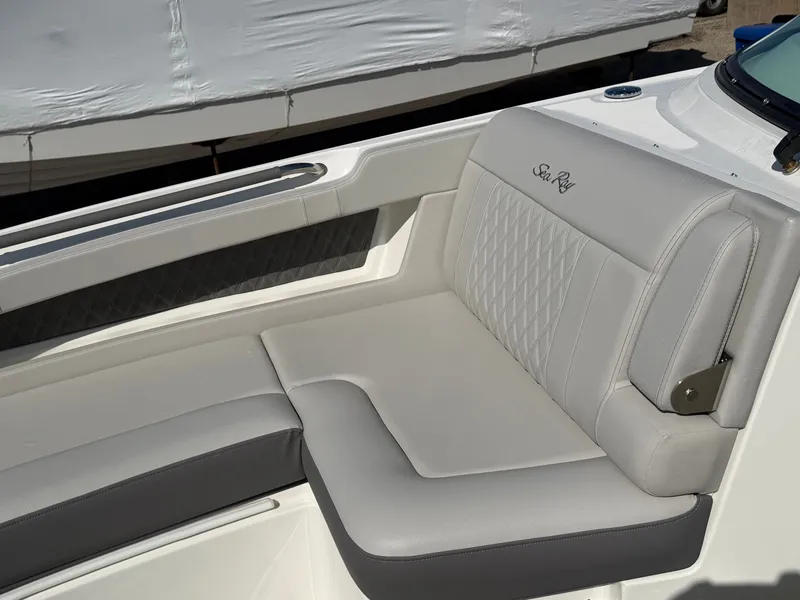Slide: The Image of Sea Ray SLX 310 Outboard 2026 - 37