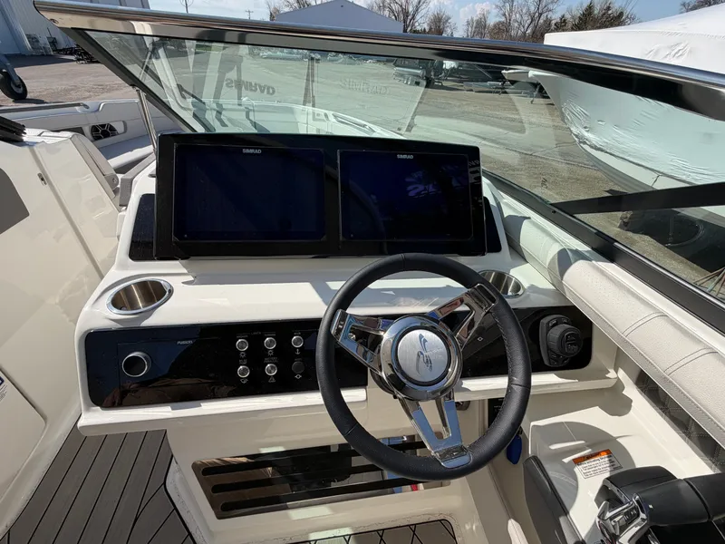 Slide: The Image of Sea Ray SLX 310 Outboard 2026 - 46