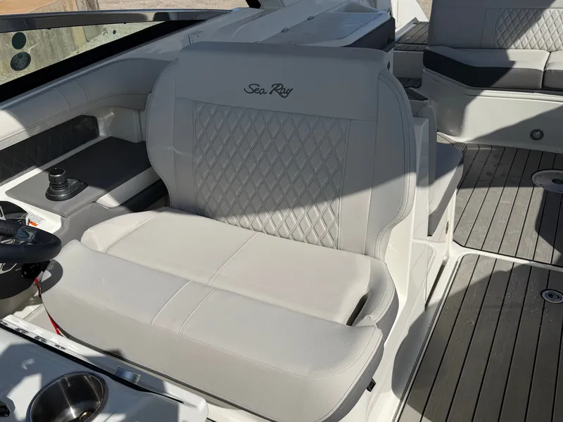 Slide: The Image of Sea Ray SLX 310 Outboard 2026 - 48