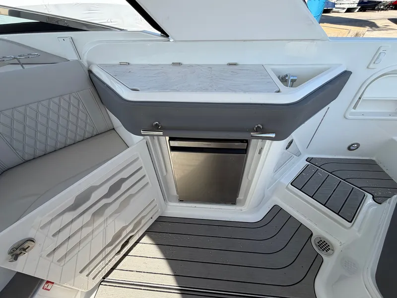 Slide: The Image of Sea Ray SLX 310 Outboard 2026 - 54