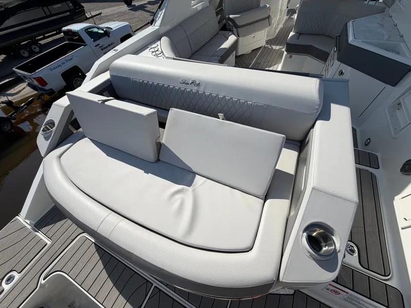 Slide: The Image of Sea Ray SLX 310 Outboard 2026 - 64