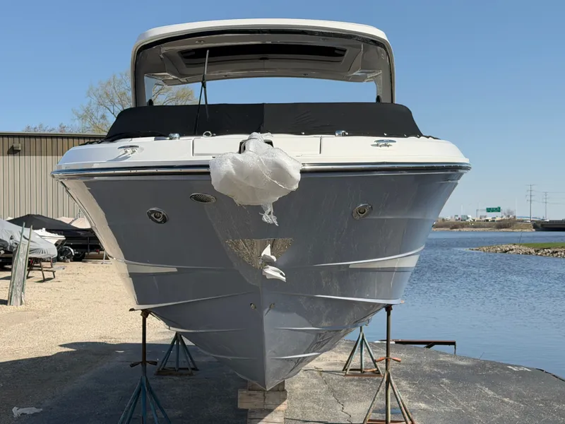 Slide: The Image of Sea Ray SLX 310 Outboard 2026 - 71