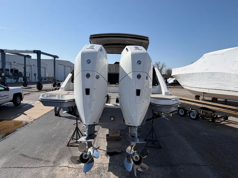 Slide: The Image of Sea Ray SLX 310 Outboard 2026 - 75