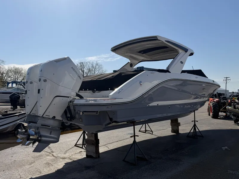 Slide: The Image of Sea Ray SLX 310 Outboard 2026 - 76