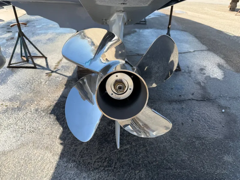Slide: The Image of Sea Ray SLX 310 Outboard 2026 - 8