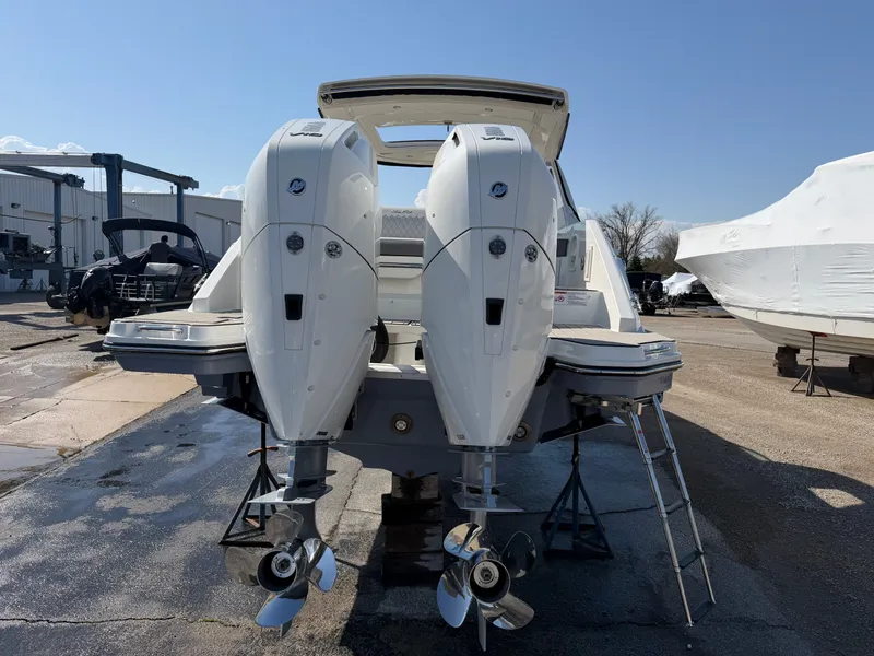 Slide: The Image of Sea Ray SLX 310 Outboard 2026 - 9