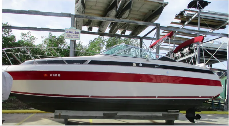Slide: The Image of Wellcraft 2600 Cabin Cruiser 1989 - 5