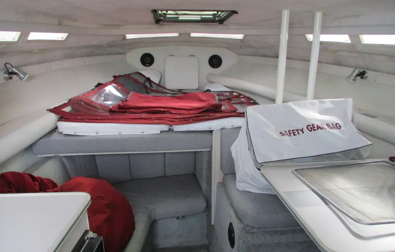 Slide: The Image of Wellcraft 2600 Cabin Cruiser 1989 - 6