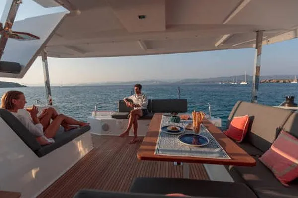 Slide: The Image of Fountaine Pajot 40 "IN STOCK" 2021 - 5