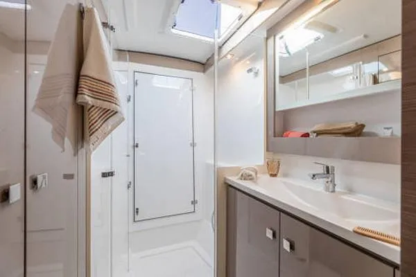 Slide: The Image of Fountaine Pajot 40 "IN STOCK" 2021 - 6