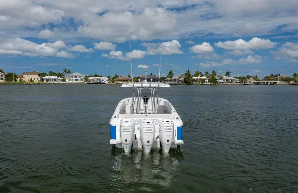 Slide: The Image of Intrepid 400 Center Console 2017 - 6
