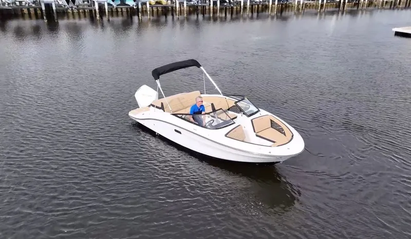 Slide: The Image of Sea Ray SPX 210 Outboard 2026 - 1