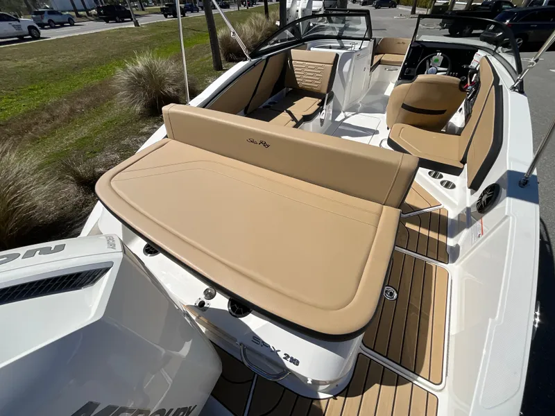 Slide: The Image of Sea Ray SPX 210 Outboard 2026 - 4