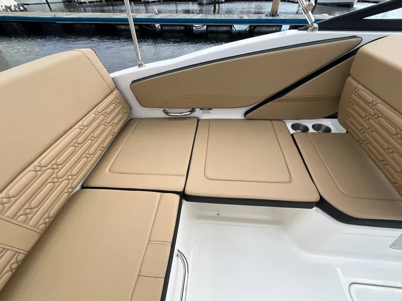 Slide: The Image of Sea Ray SPX 210 Outboard 2026 - 5