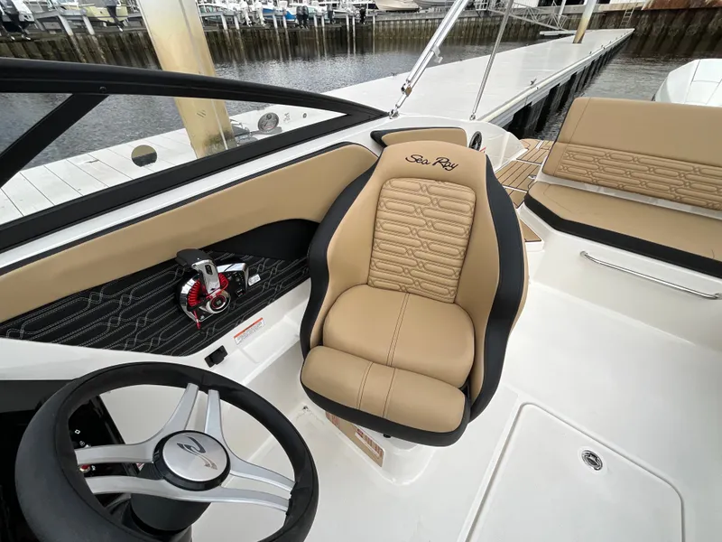 Slide: The Image of Sea Ray SPX 210 Outboard 2026 - 7