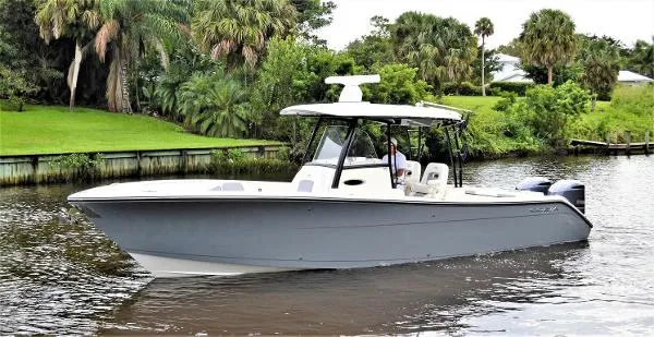 Slide: The Image of Cobia 320 CC 2019 - 0