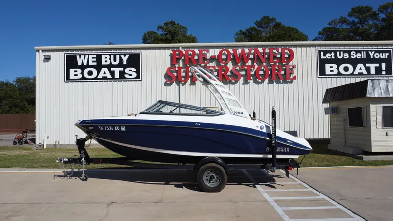 The Image of Yamaha TP1800C-XAP 2022 boat in front of pre-owned superstore. - 1