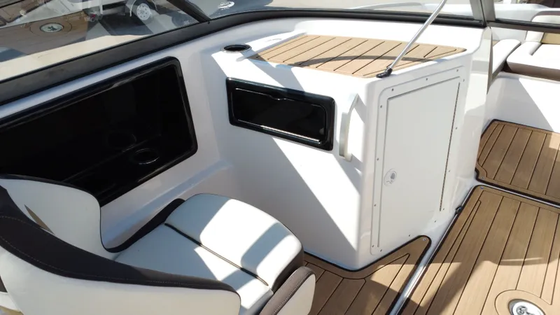 Slide: The Image of Interior of a 2022 Yamaha TP1800C-XAP boat. - 26