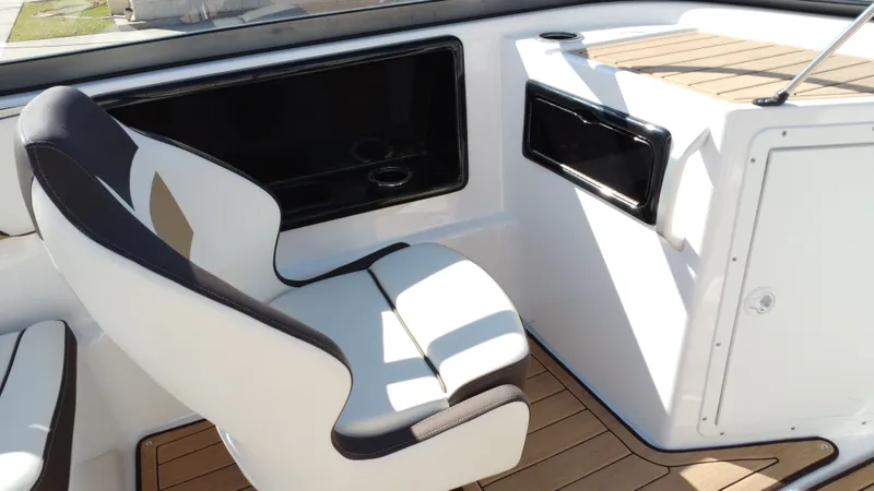 Slide: The Image of Interior of a 2022 Yamaha TP1800C-XAP boat. - 27