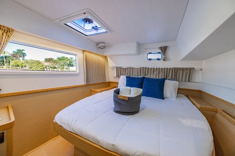 Slide: The Image of Lagoon 42 2018 - 17