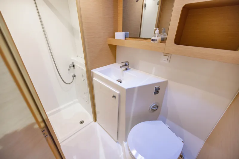 Slide: The Image of Lagoon 42 2018 - 20