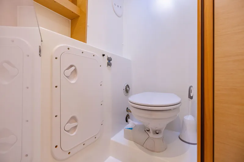 Slide: The Image of Lagoon 42 2018 - 23