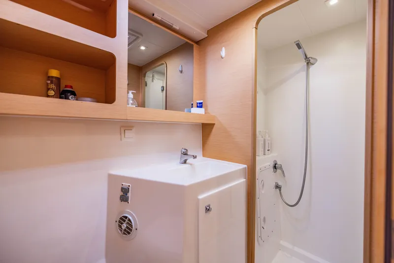 Slide: The Image of Lagoon 42 2018 - 26