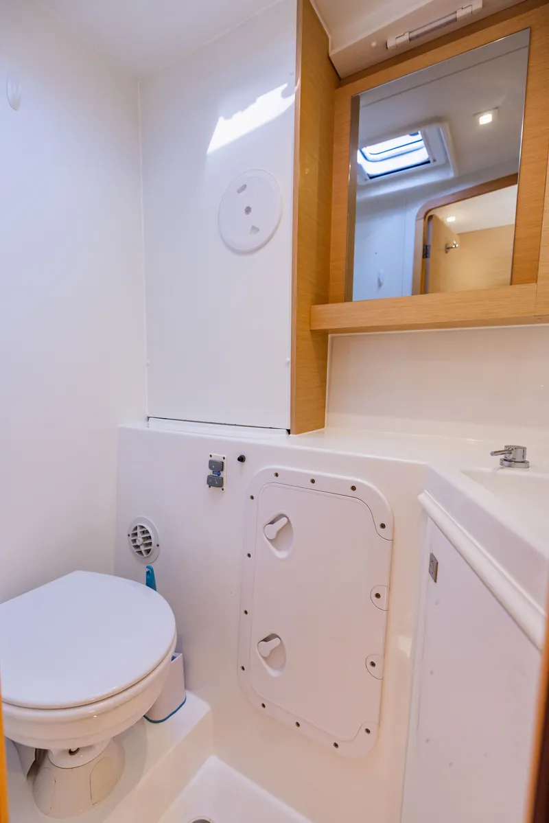 Slide: The Image of Lagoon 42 2018 - 30