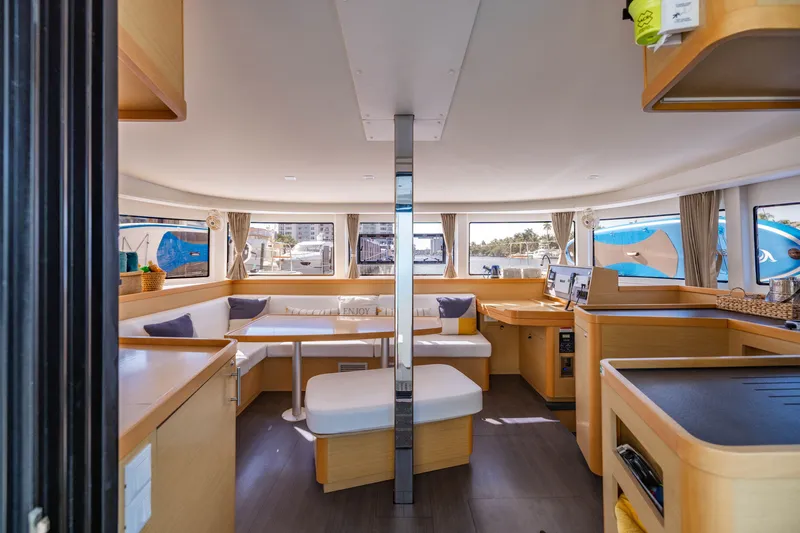 Slide: The Image of Lagoon 42 2018 - 8