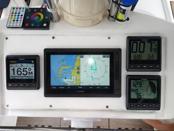 Slide: The Image of Beneteau 461 Oceanis 2 cabin 2000 - 4