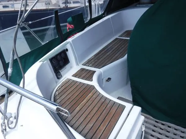 Slide: The Image of Beneteau 461 Oceanis 2 cabin 2000 - 9