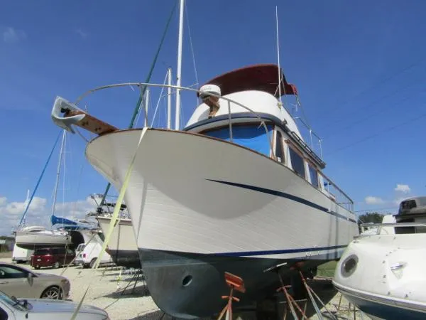 Slide: The Image of Marine Trader 34 Double Cabin 1974 - 2