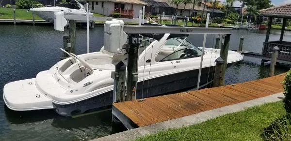 Slide: The Image of Sea Ray 290 SLX Bow Rider 2008 - 0