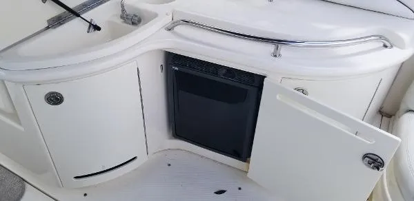 Slide: The Image of Sea Ray 290 SLX Bow Rider 2008 - 6