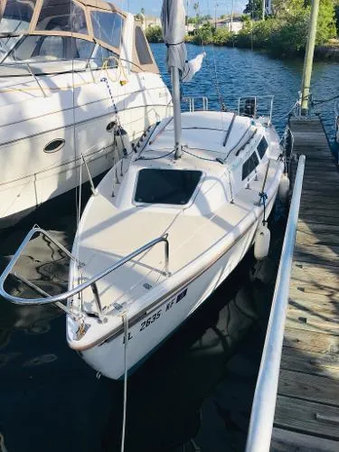 Slide: The Image of Catalina 22 daysailer 1988 - 1