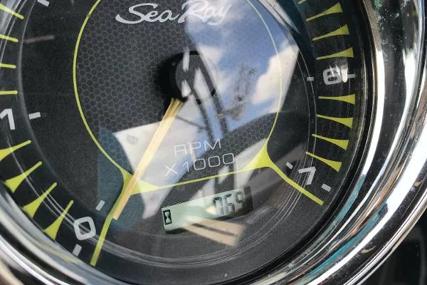 Slide: The Image of Sea Ray SPX 210 2019 - 11
