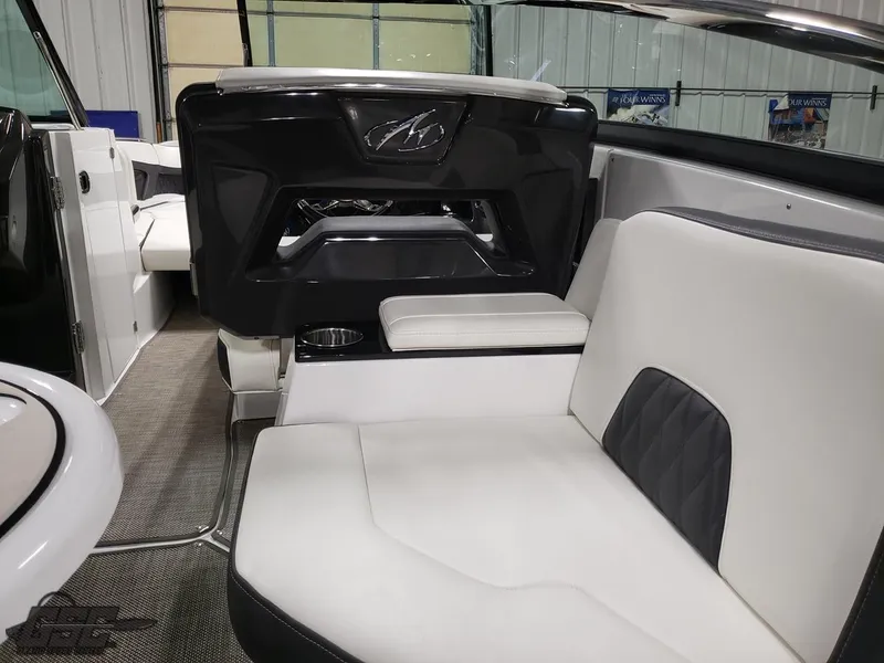 Slide: The Image of Monterey 298SS Super Sport 2017 - 53