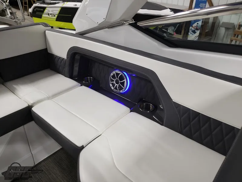 Slide: The Image of Monterey 298SS Super Sport 2017 - 54