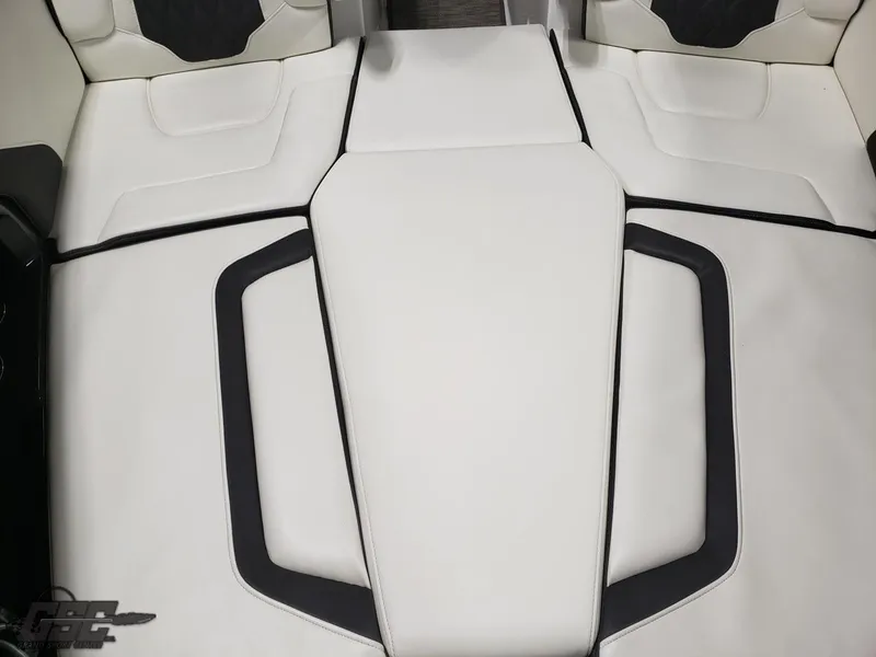 Slide: The Image of Monterey 298SS Super Sport 2017 - 76