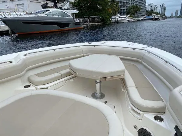 Slide: The Image of Boston Whaler OUTRAGE 380 2019 - 4