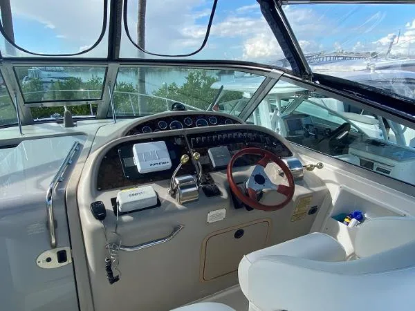 Slide: The Image of Sea Ray 310 Sundancer 2001 - 8