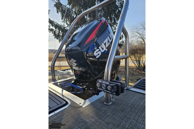 Slide: The Image of 2019 JC Tritoon Neptoon 25 Sport SL with Suzuki outboard motor and stainless steel railing. - 34