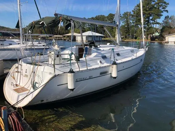 Slide: The Image of Beneteau 331 2002 - 0