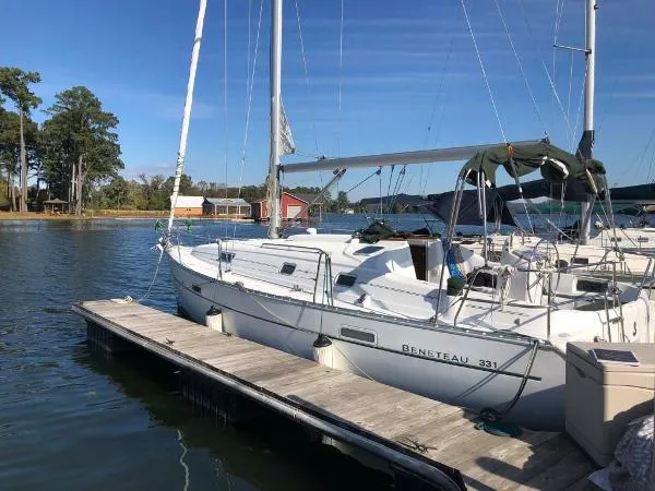 Slide: The Image of Beneteau 331 2002 - 1