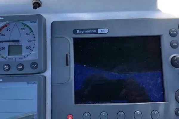 Slide: The Image of Beneteau 331 2002 - 11