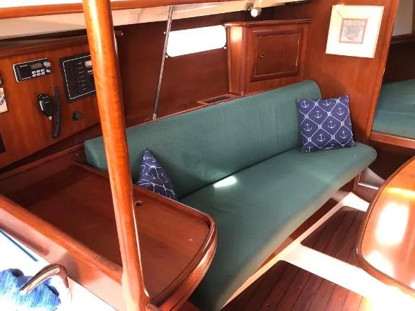 Slide: The Image of Beneteau 331 2002 - 4