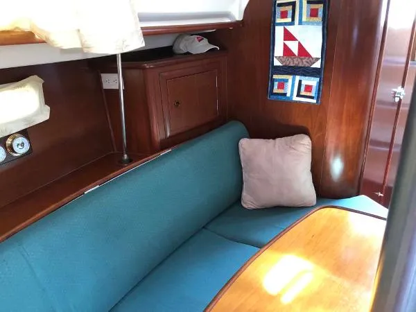 Slide: The Image of Beneteau 331 2002 - 6