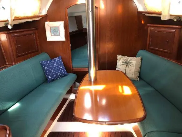 Slide: The Image of Beneteau 331 2002 - 7