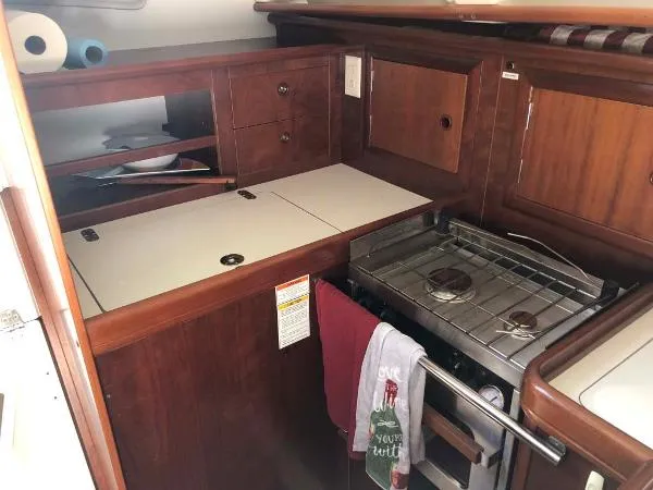 Slide: The Image of Beneteau 331 2002 - 8