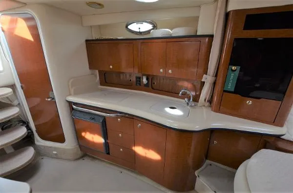 Slide: The Image of Sea Ray 320 Sundancer 2004 - 11